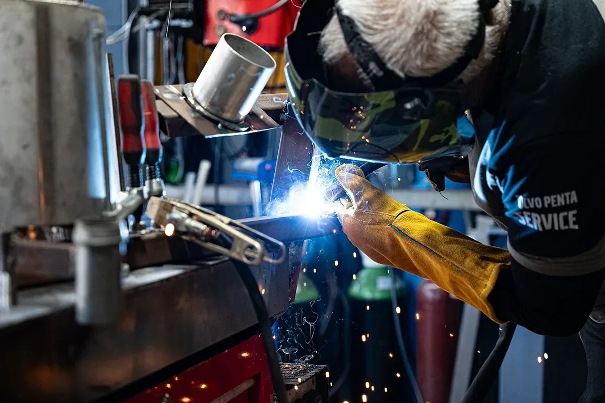 Ejes, metal & fabricación